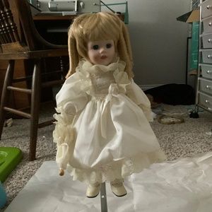 Madame Alexnder Cream Color Doll
